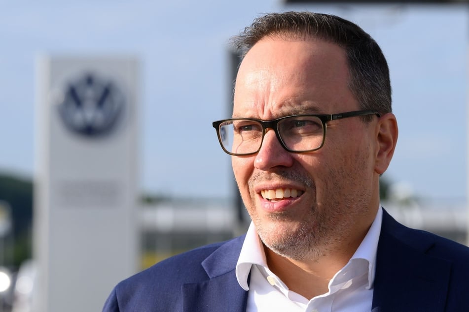 Aktuell ist Panter sächsischer Wirtschaftsminister - und kämpft unter anderem für einen Erhalt des VW-Werks in Mosel bei Zwickau.