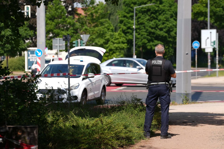 Die Polizei sperrte den Tatort am Großen Garten ab.