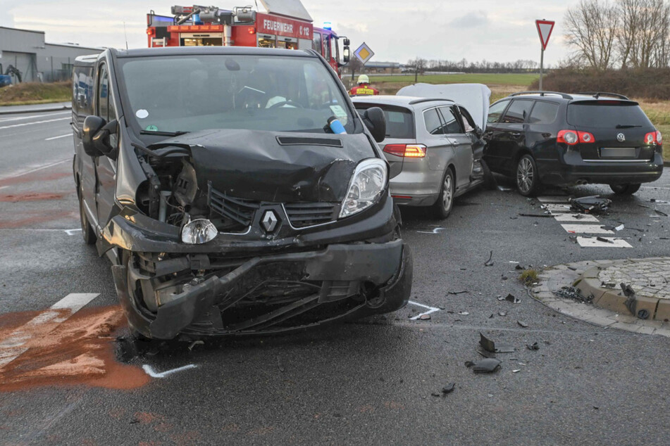 Kreuzungs-Crash: Unfall mit drei Autos in Nordsachsen