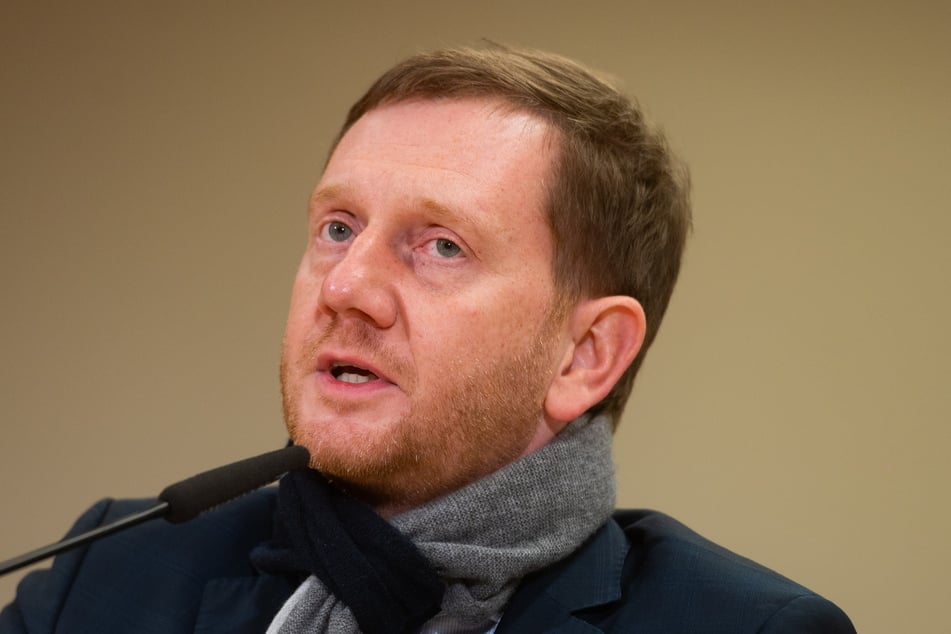 Sachsens Ministerpräsident Michael Kretschmer (45, CDU) hält die Öffnungen von Friseuren und Kosmetikern im Februar für möglich.