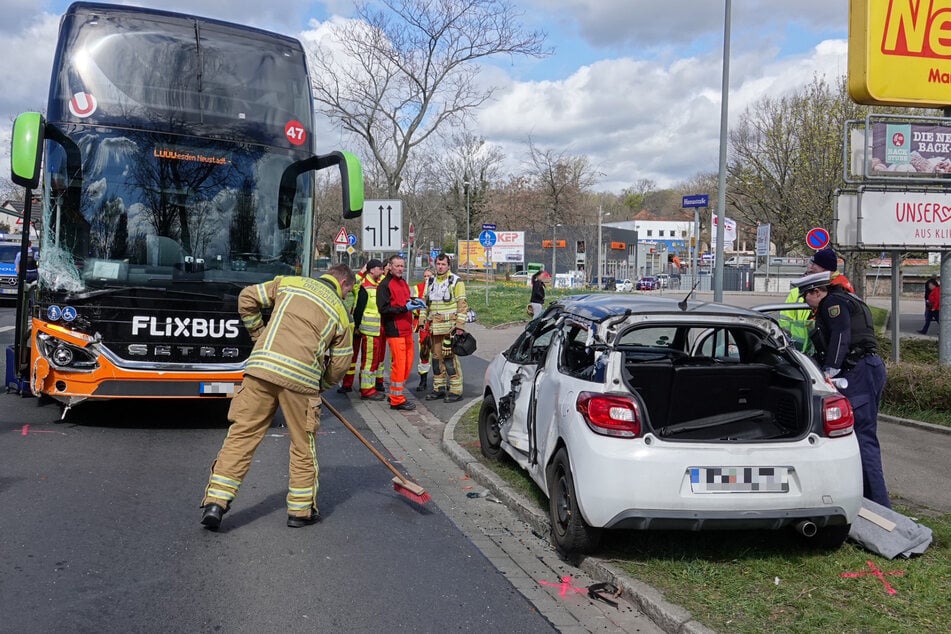 Nächster Unfall mit Flixbus: Hoher Sachschaden und verletzter Fahrer in Dresden!