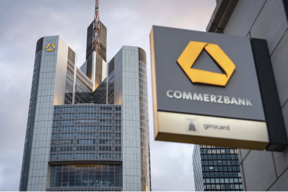 Commerzbank macht noch in diesem Jahr 240 Filialen dicht, 7500 Jobs fallen bis 2024 weg