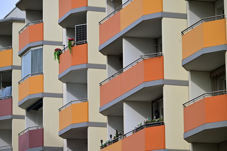 Die landeseigenen Wohnungsunternehmen (LWU) wären zu Mieterhöhungen gezwungen. (Symbolbild)