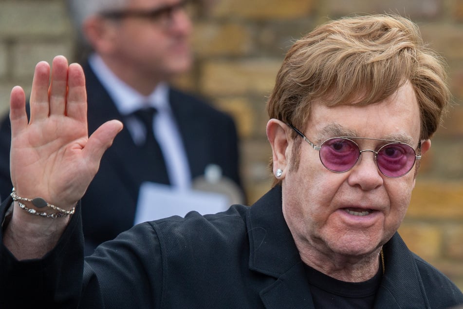 Elton John (77) says that he has lost the sight in one eye since an infection in the summer. (archive picture)