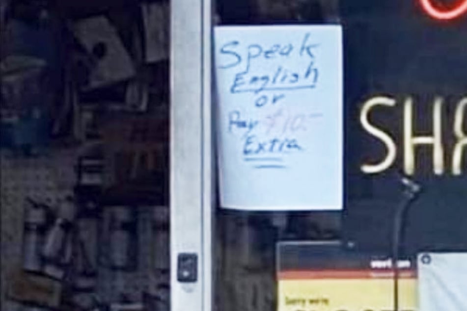 Sharply contested: knife shop owner wanted to charge customers extra for not speaking English