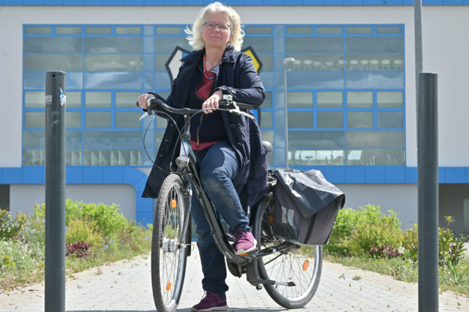 Stadträtin Katharina Weyandt radelte nach dem Rückzug von Rechts schnell zum Stadion und rettete die Beschlussfähigkeit des Stadtrats.