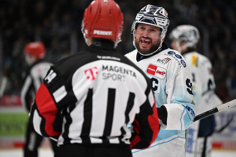 Travis Turnbull zeigte nicht nur dem Schiri die Zähne, auch den Mannheimern. Leider nutzte er die Chancen nicht.