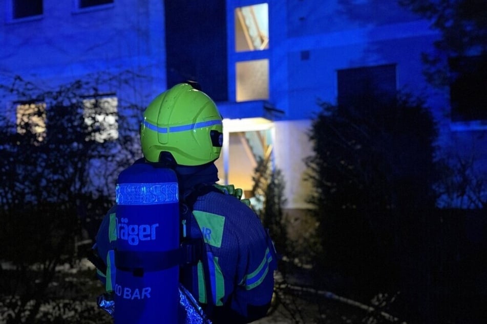 Die Feuerwehrkräfte mussten alle Wohnungen des Hauses kontrollieren.