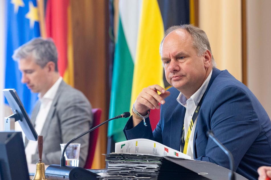 OB Dirk Hilbert (54, FDP, r.) und Baubürgermeister Stephan Kühn (47, Grüne).