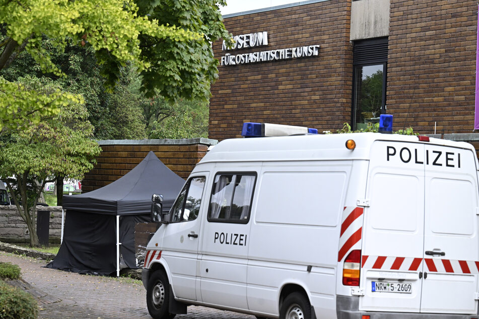 Die Kölner Polizei sicherte vor Ort Spuren.