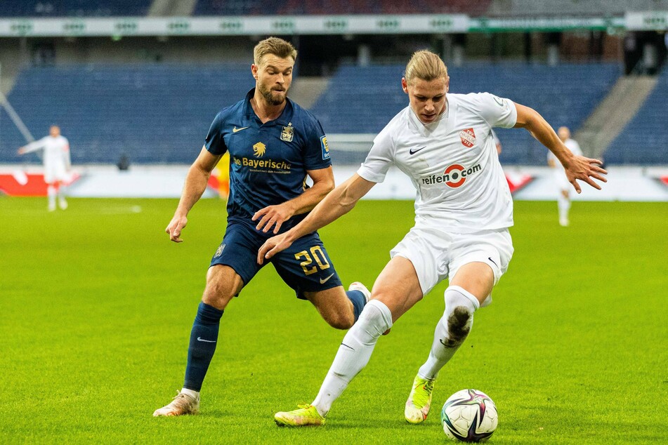 Yannick Deichmann (l.) und der TSV 1860 München haben am 17. Spieltag gegen den TSV Havelse drei wichtige Zähler in der 3. Liga eingefahren.