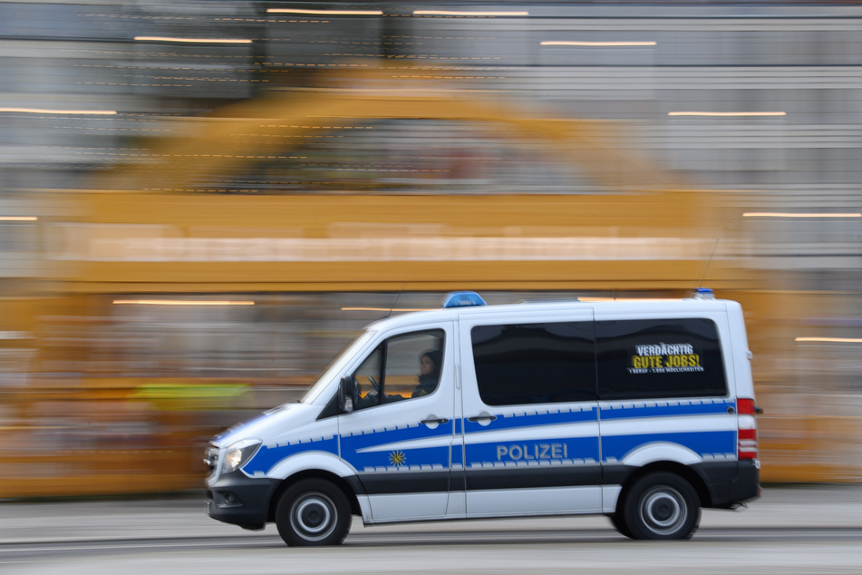 Bei der Verfolgungsjagd verletzte sich zum Glück niemand, dafür entstand aber ein ordentlicher Sachschaden.