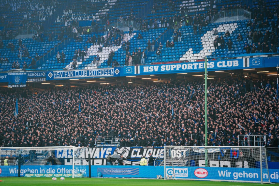 Schon weit vor dem Anpfiff waren sowohl die Nordkurve als auch der Gäste-Block prall gefüllt.