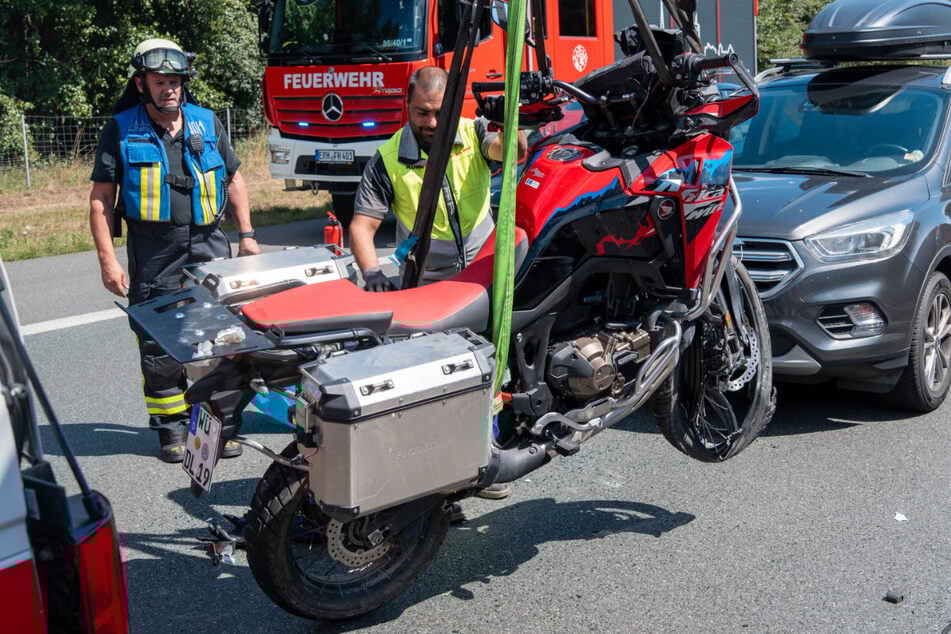 Bei einem Unfall auf der A3 ist am Freitagnachmittag ein Motorradfahrer schwer verletzt worden.