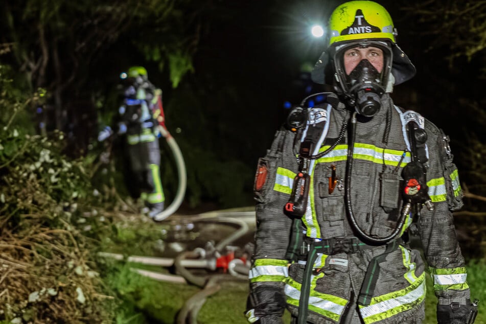 Grill-Abend endet mit Brand: Rauchsäule weithin sichtbar