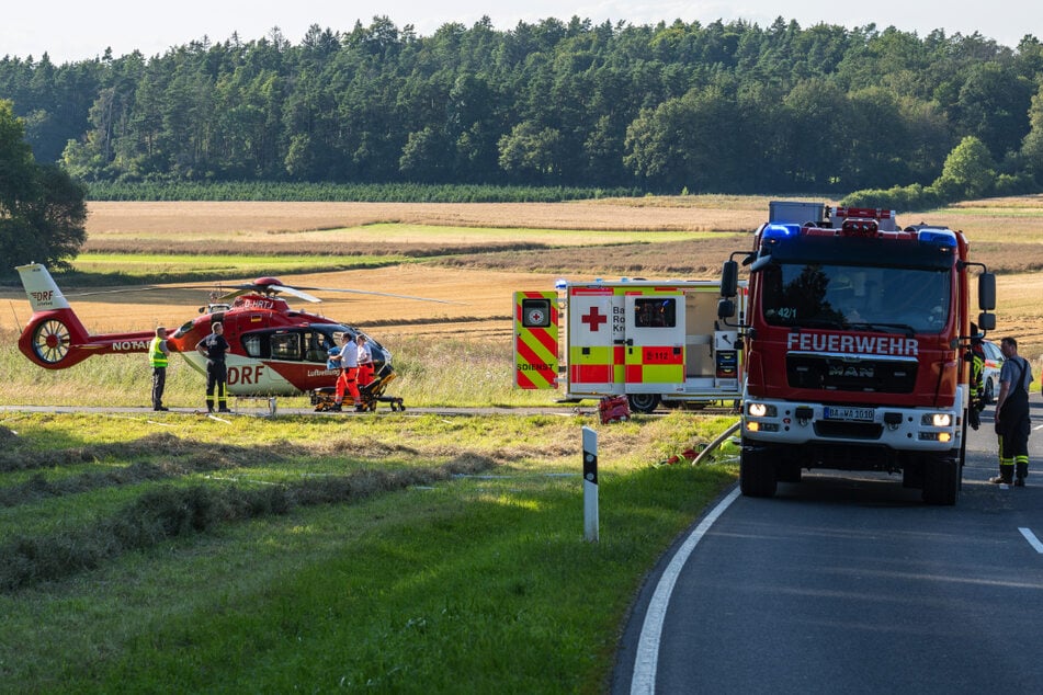 Zahlreiche Einsatzkräfte kümmerten sich um die Jugendlichen der Gruppe.