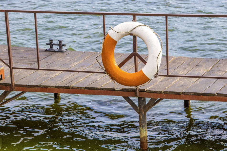 Fähre legt an, Steg bricht zusammen: Sieben Tote!