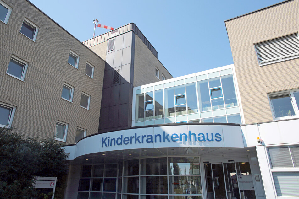 Auch das Kinderkrankenhaus an der Amsterdamer Straße gehört zu den Kölner Kliniken. (Archivbild)