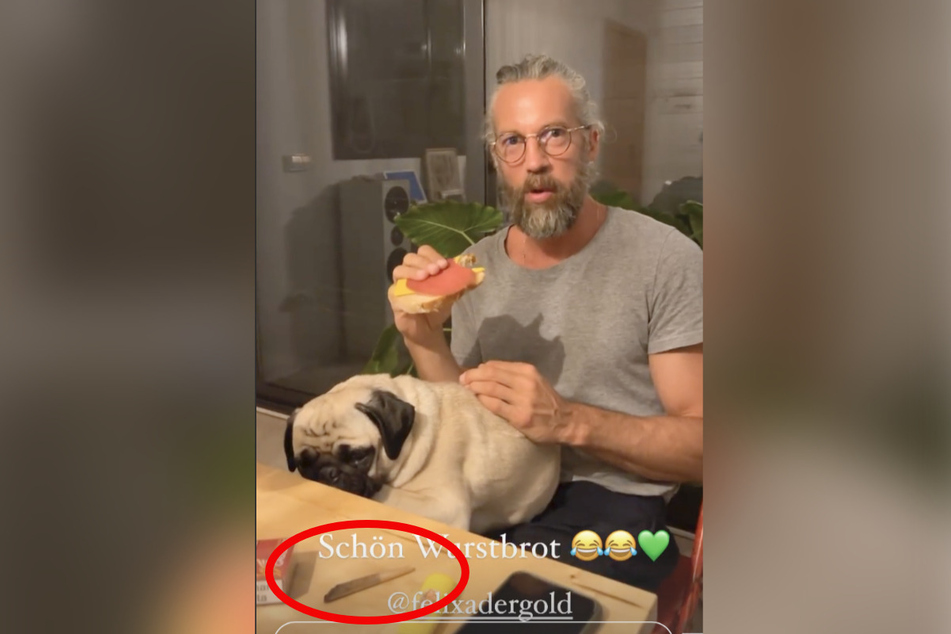 Erwischt! Model Felix Adergold (43) sitzt mit Joint am Tisch.