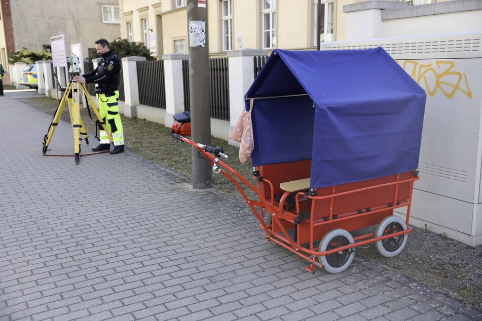 Die zuständigen Behörden sicherten die Unfallstelle und begannen mit den Untersuchungen.