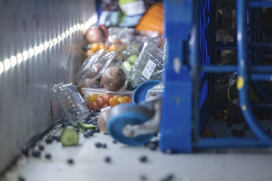 Schade drum. Für ein gesundes Frühstück sind diese Heidelbeeren, Cocktailtomaten und Gurken nicht mehr zu gebrauchen.