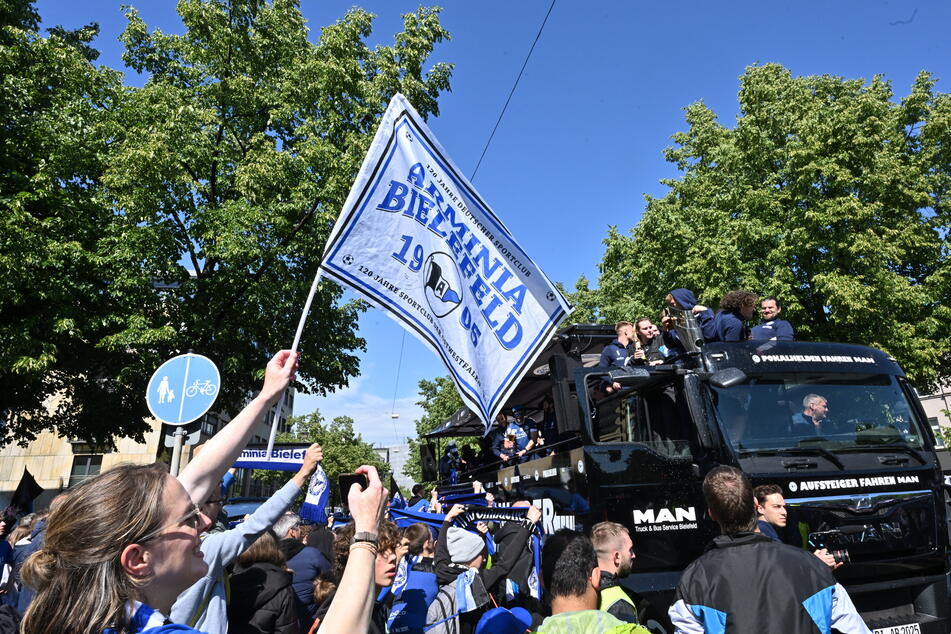 Bielefelds Fans empfingen das Team trotz des verlorenen Finales voller Stolz.