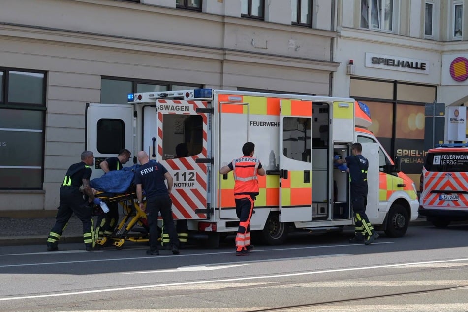 Ein Mann wurde am Montagmittag lebensbedrohlich verletzt.