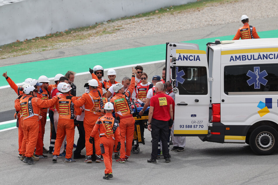 Pecco Bagnaia kam ins Krankenhaus. Wie schwer der Ducati-Fahrer verletzt wurde, ist noch unklar.