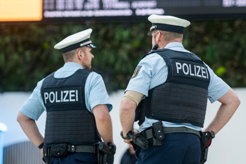 Einfach vergessen? Mann lässt 9000 Euro am Flughafen liegen