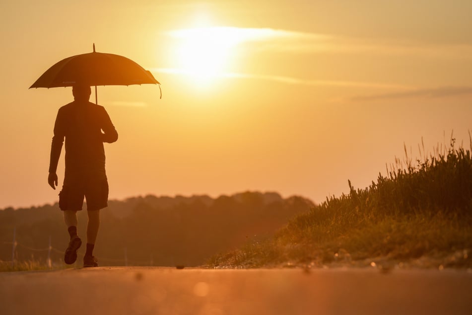 Hoch "Jochen" sorgt ab der Wochenmitte landesweit für sonniges und zunehmend heißes Wetter.