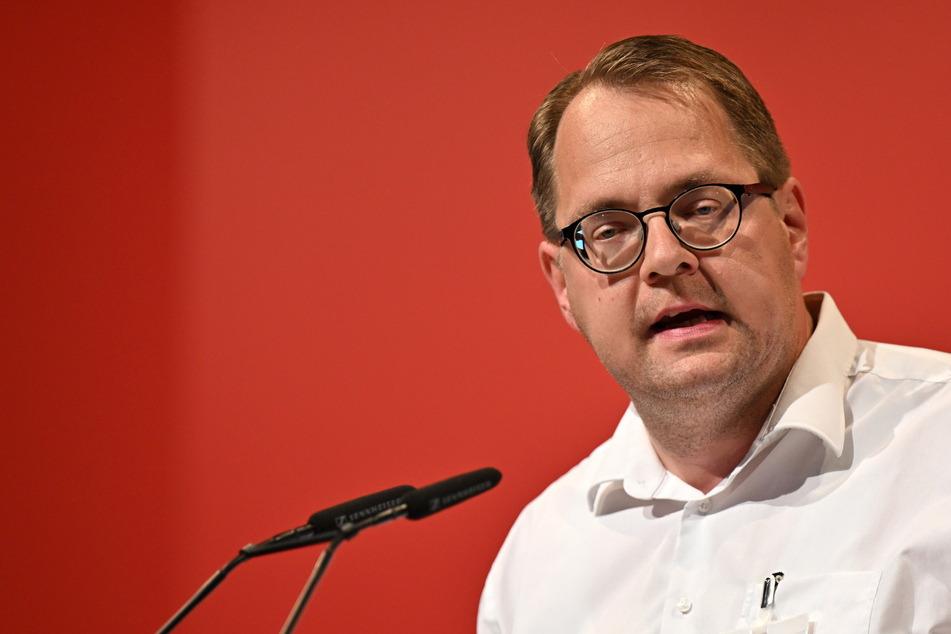 Linken-Politiker prangert "kalte Enteignung" von Arbeitnehmern in Sachsen an