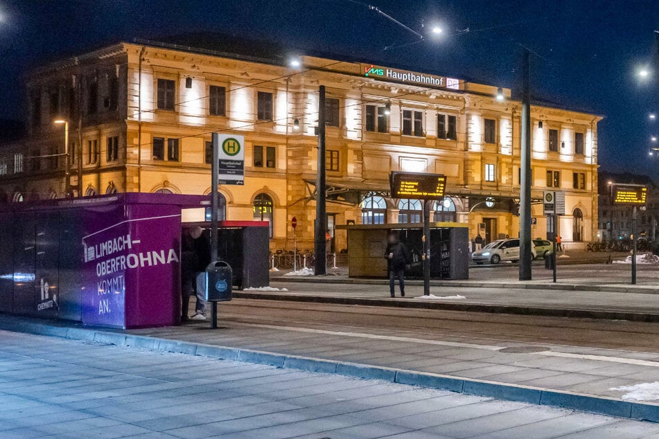 Im Hauptbahnhof Chemnitz kam es am Sonntagabend zu der heftigen Auseinandersetzung. (Symbolfoto)