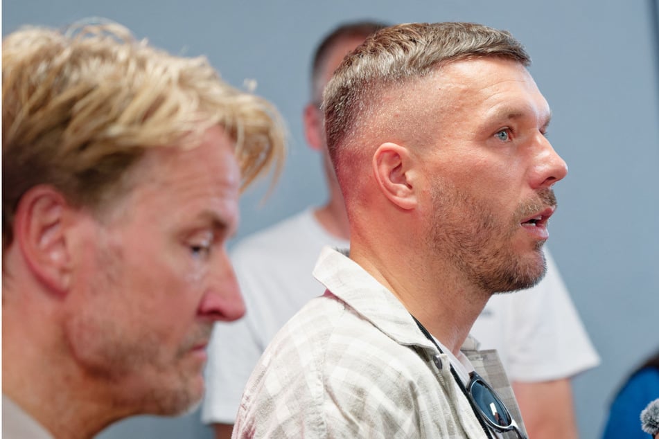 "Ein Lukas Podolski kann auch anders": Familie des Weltmeisters angegangen, Poldi warnt