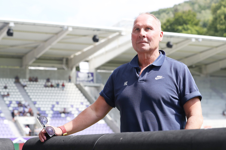 Helge Leonhardt (63) ist am Sonntag nach acht Jahren als Präsident beim FC Erzgebirge Aue zurückgetreten.