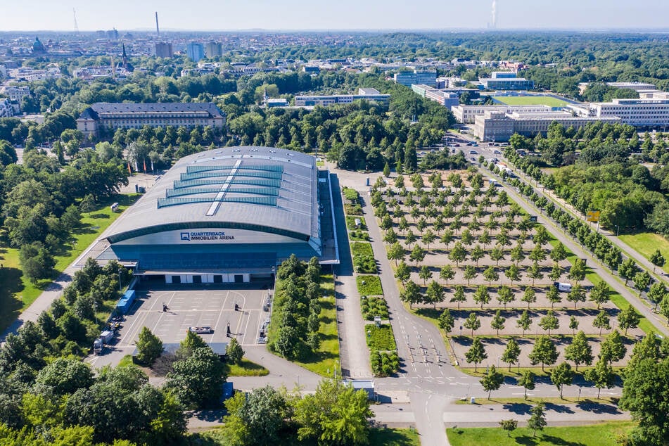Bis zu 8000 Fans passen in die Quarterback-Immobilien-Arena und damit größte Halle der 2. Liga.
