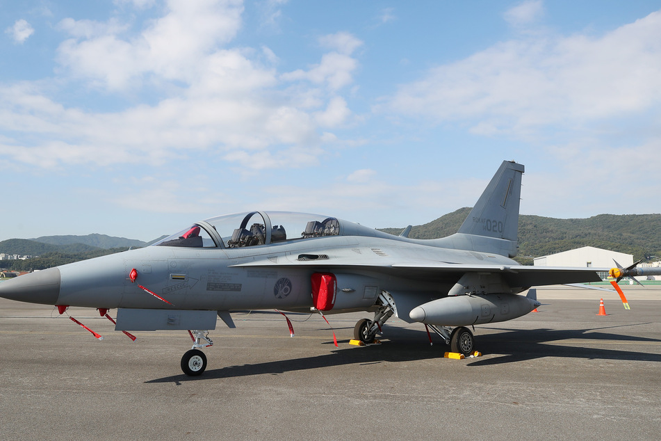 Das leichte Kampflugzeug FA-50 aus koreanischer Produktion wird häufig bei der Pilotenausbildung eingesetzt.