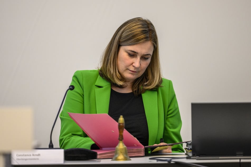 Zwickauer OB Constance Arndt (47, BfZ) muss den Geldbeutel bald enger schnüren.