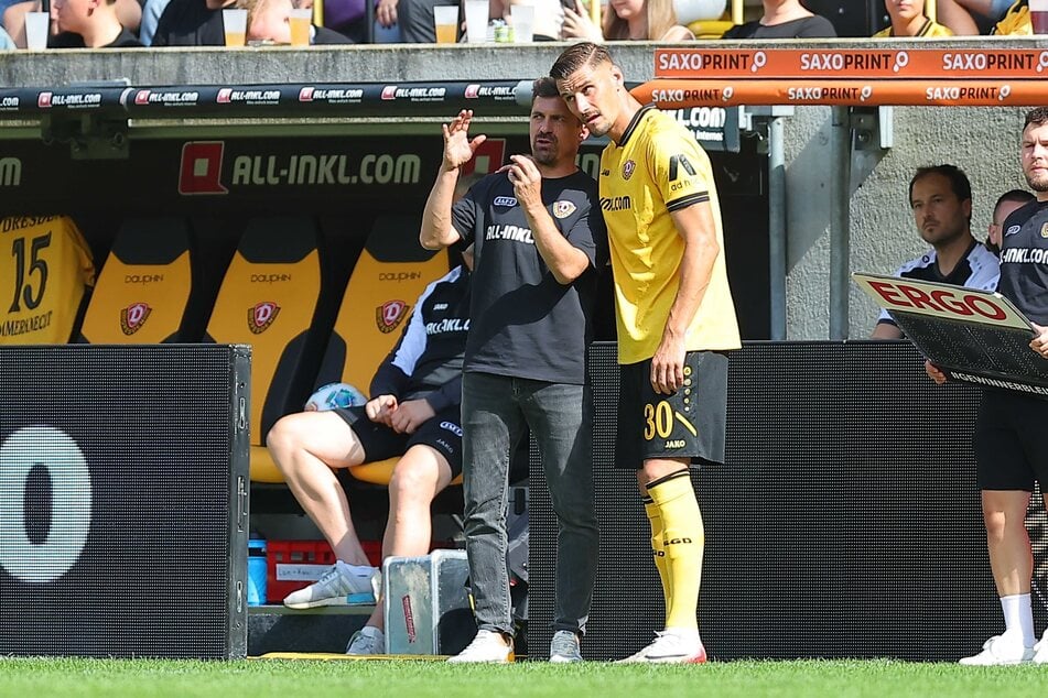 Wenn Stefan Kutschke (36, r.) auf dem Platz steht, ist er der verlängerte Arm von Trainer Thomas Stamm (42).