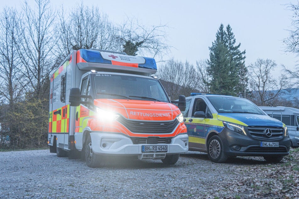 Rettungskräfte mussten den Verunglückten aufwendig aus dem schwierigen Gelände bergen.