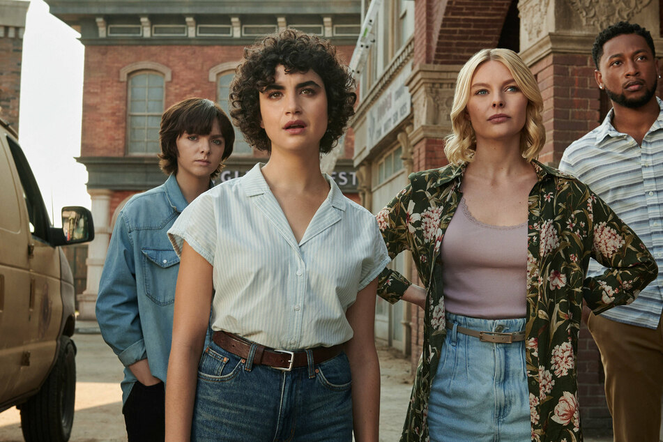 (From l. to r.) Elsie Fisher, Sara Yarkin, Nell Hudson, and Jacob Latimore in the new Texas Chainsaw Massacre.