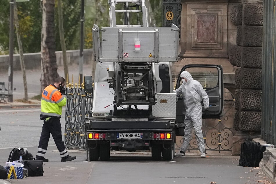 Versagte die Alarmanlage? Louvre trauert um Juwelen im Wert von rund 88 Millionen Euro