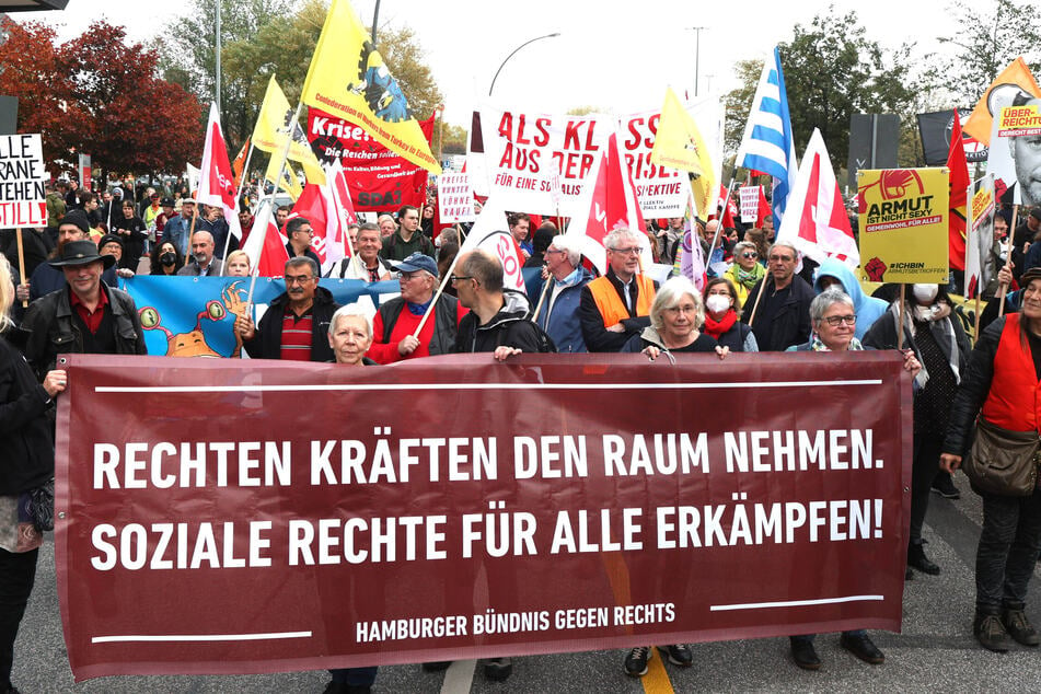 Am größten Umzug am Samstag in Hamburg nahmen rund 1600 Demonstrantinnen und Demonstranten teil.