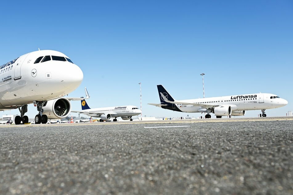 Über Europa fliegt fast nichts mehr: 50 Prozent weniger Flugverkehr.