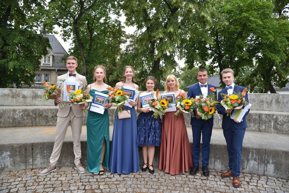 Hannah Neubauer (18, M.) ist eine von sieben Schülern des Julius-Mosen-Gymnasiums Oelsnitz, die ihr Abitur mit einem Durchschnitt von 1,0 absolviert haben.