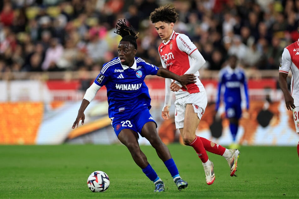 Auch Defensiv-Allrounder Ismaël Doukouré (22, l.) ist auf dem Radar der Eintracht.