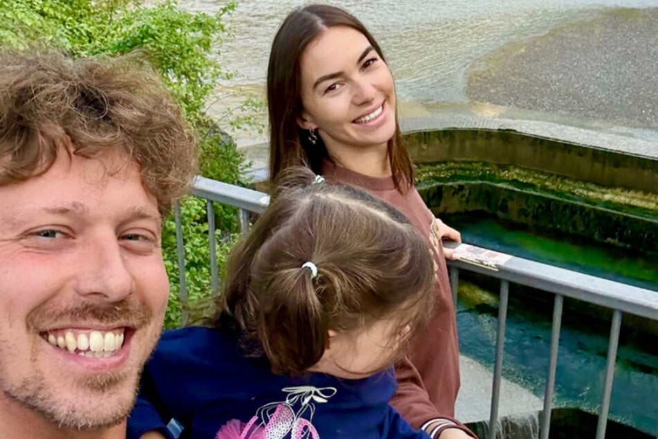 Valentin (38) und Renata Lusin (38) sehen schon in wenigen Wochen ihre Verwandten in Russland wieder. Mit dabei ist auch Töchterchen Stella (1).