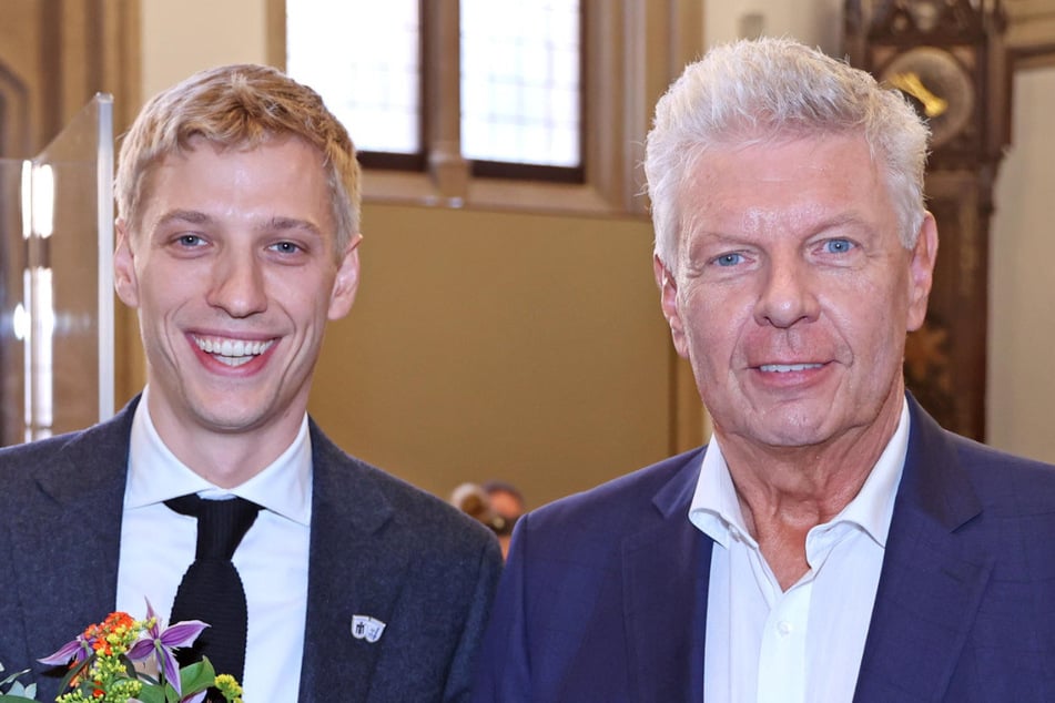 Amtsinhaber Dieter Reiter (67, SPD, r.) hat in der Stichwahl um den OB-Sessel in München den zweiten Bürgermeister der Stadt, Dominik Krause (35, Grüne) im Nacken. (Archiv)