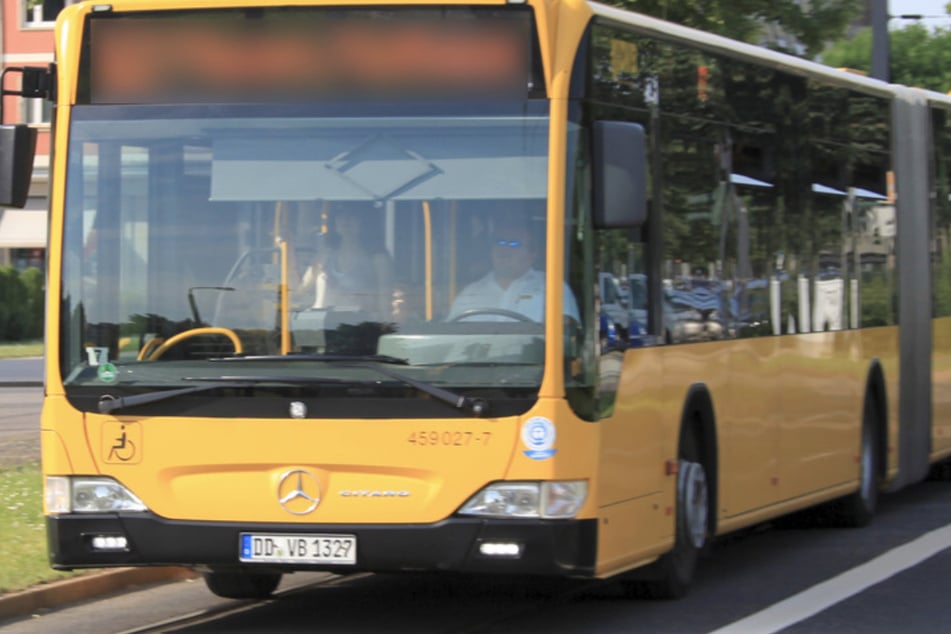 Die Seniorin wurde in einem Bus der Linie 84 gefilmt und beleidigt. (Archivbild)