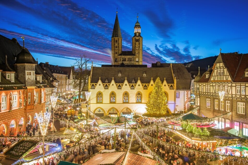 Eine besonders romantische Atmosphäre herrscht auf dem Weihnachtsmarkt in Goslar.