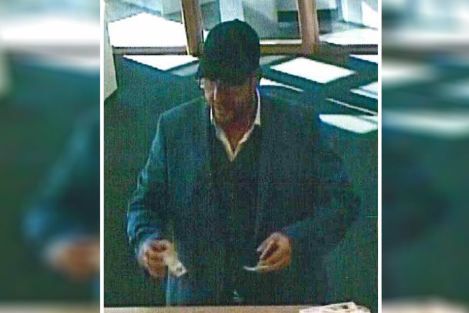 Er soll versucht haben, Geld mit einem gefälschten Ausweis abzuheben. Der Betrug schlug jedoch fehl, dank einer aufmerksamen Mitarbeiterin.